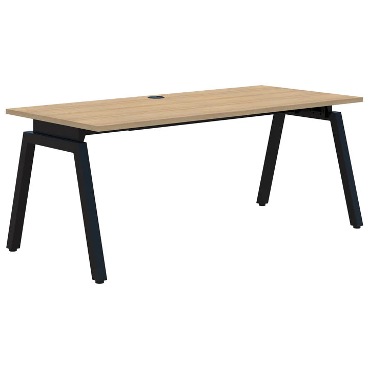 Accent Balance 1500 x 800 Desk